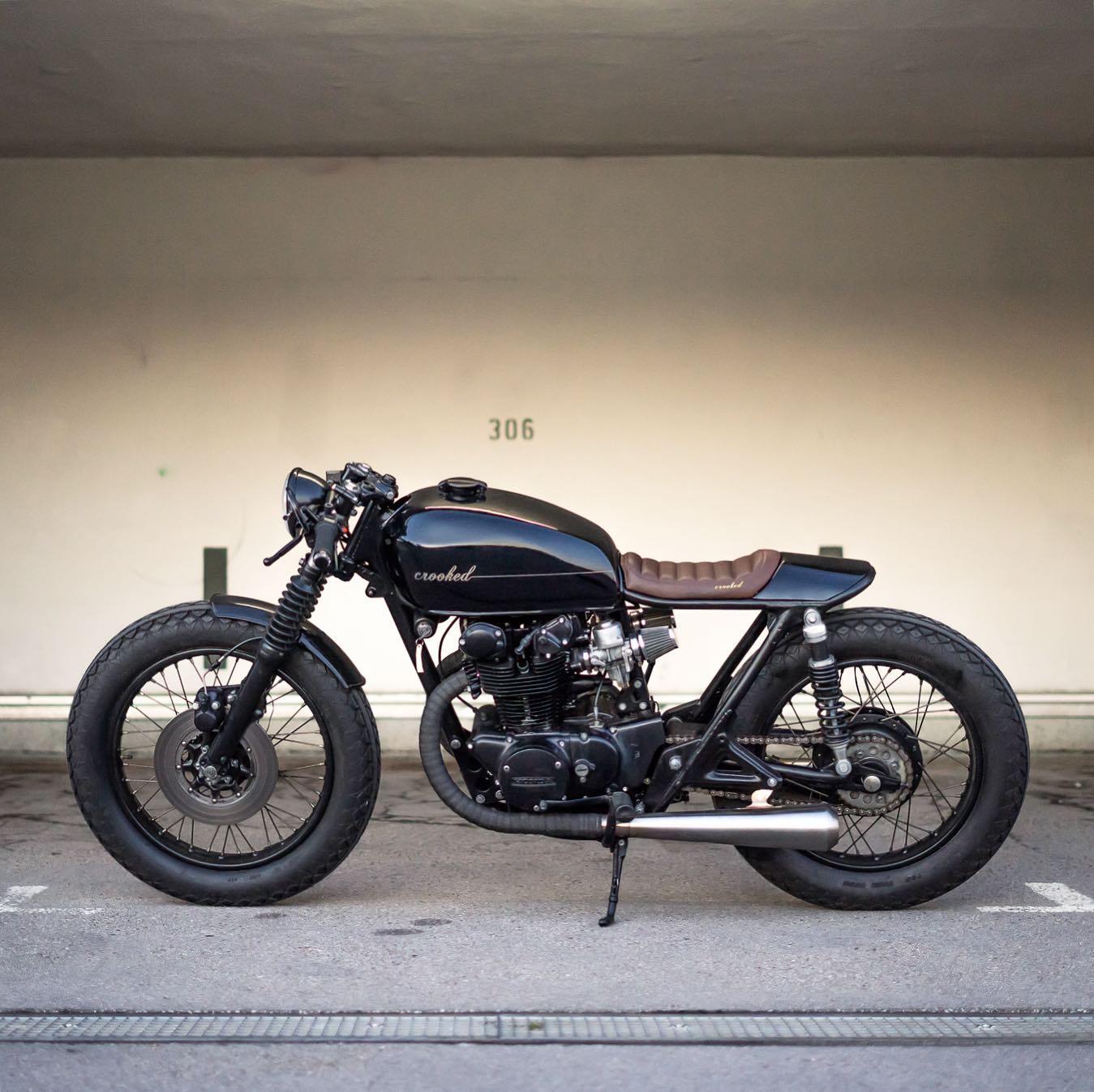 Cover-Crooked-Motorcycles-Custom-Honda-CB450