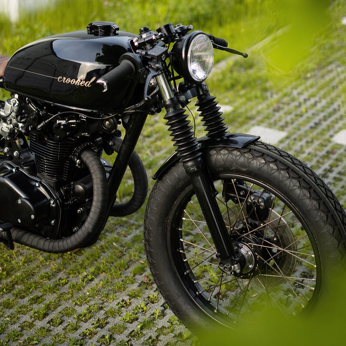 Cover-Crooked-Motorcycles-Custom-Honda-CB450