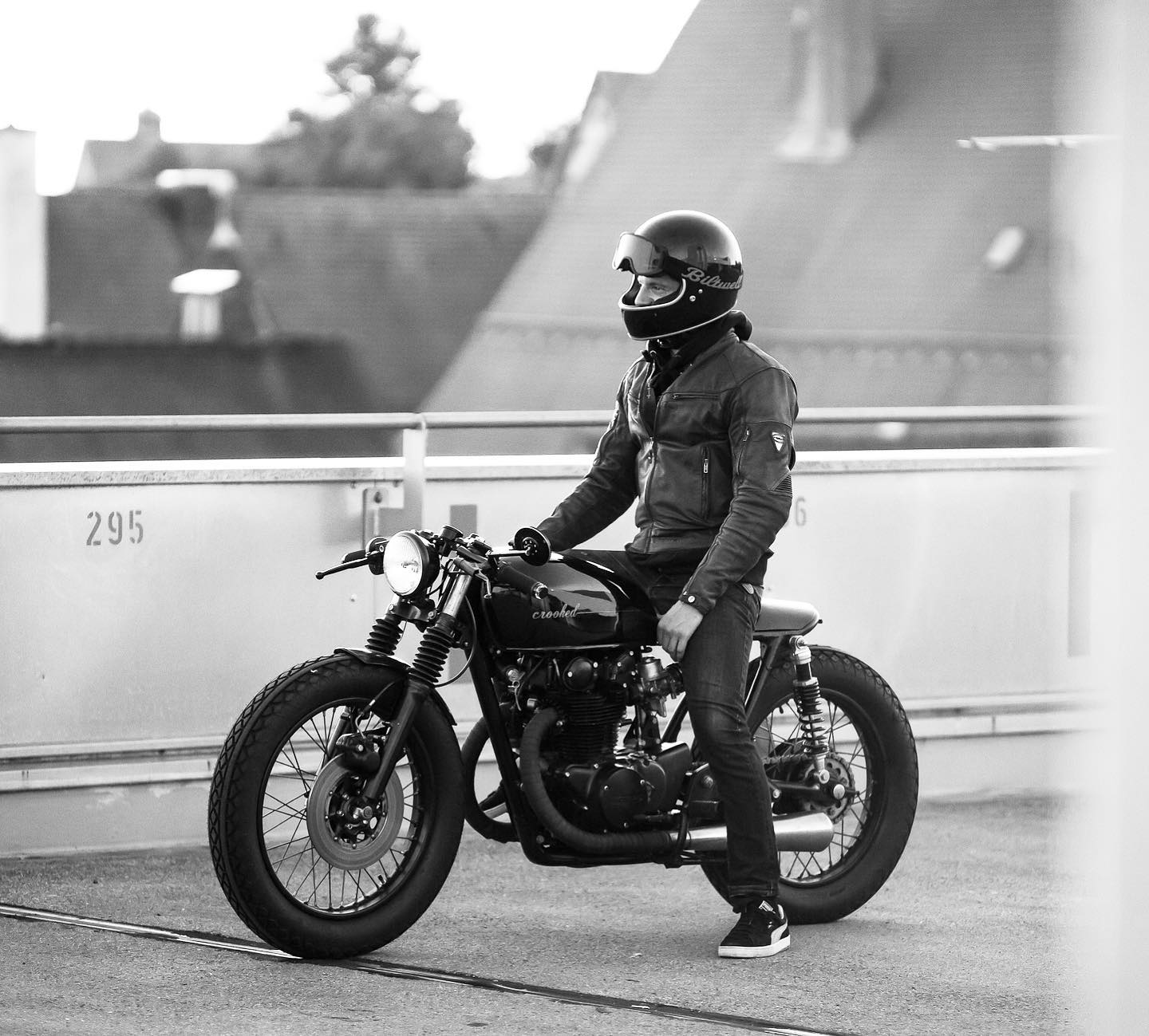 Cover-Crooked-Motorcycles-Custom-Honda-CB450