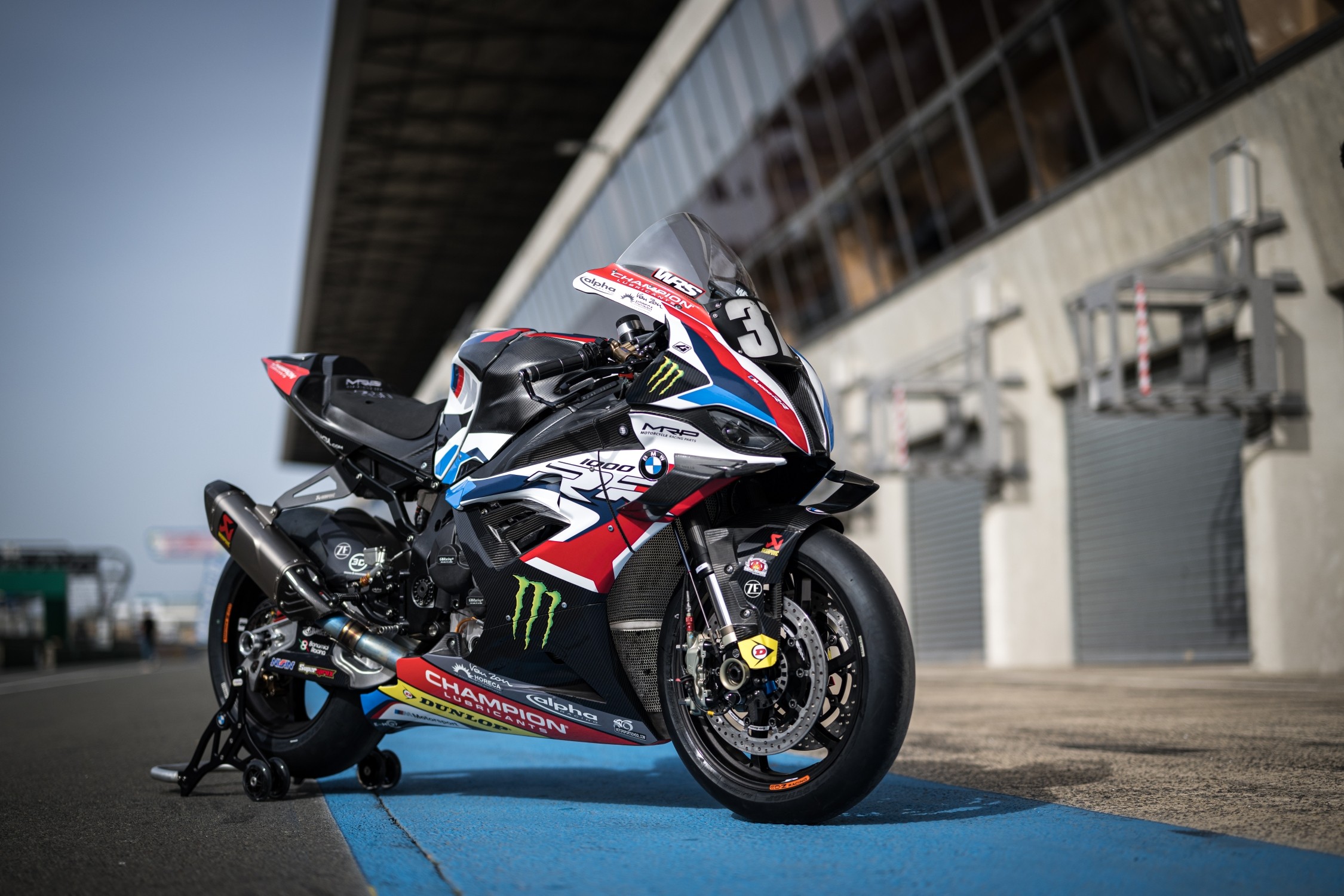 P90459321_highRes_bmw-motorrad-motorsp