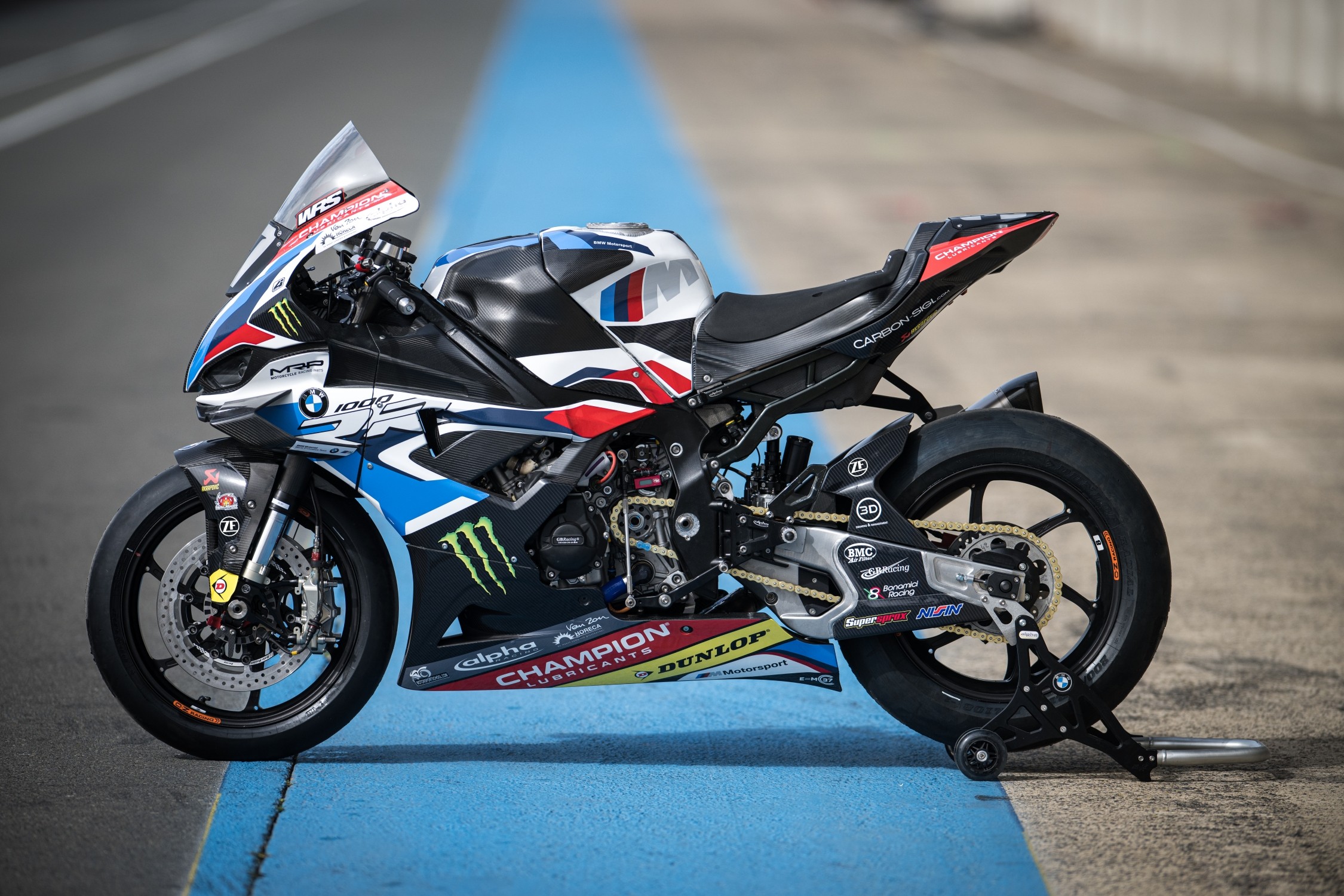 P90459321_highRes_bmw-motorrad-motorsp