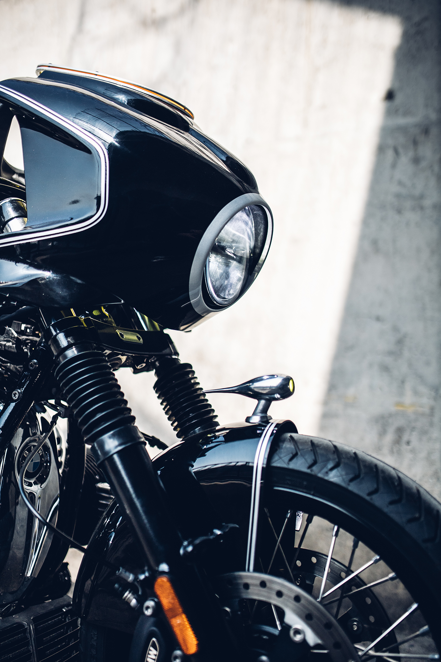 BMW-R18-Mandrill-Dark-Phoenix