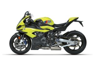 P90462244_lowRes_bmw-m-1000-rr-50-yea