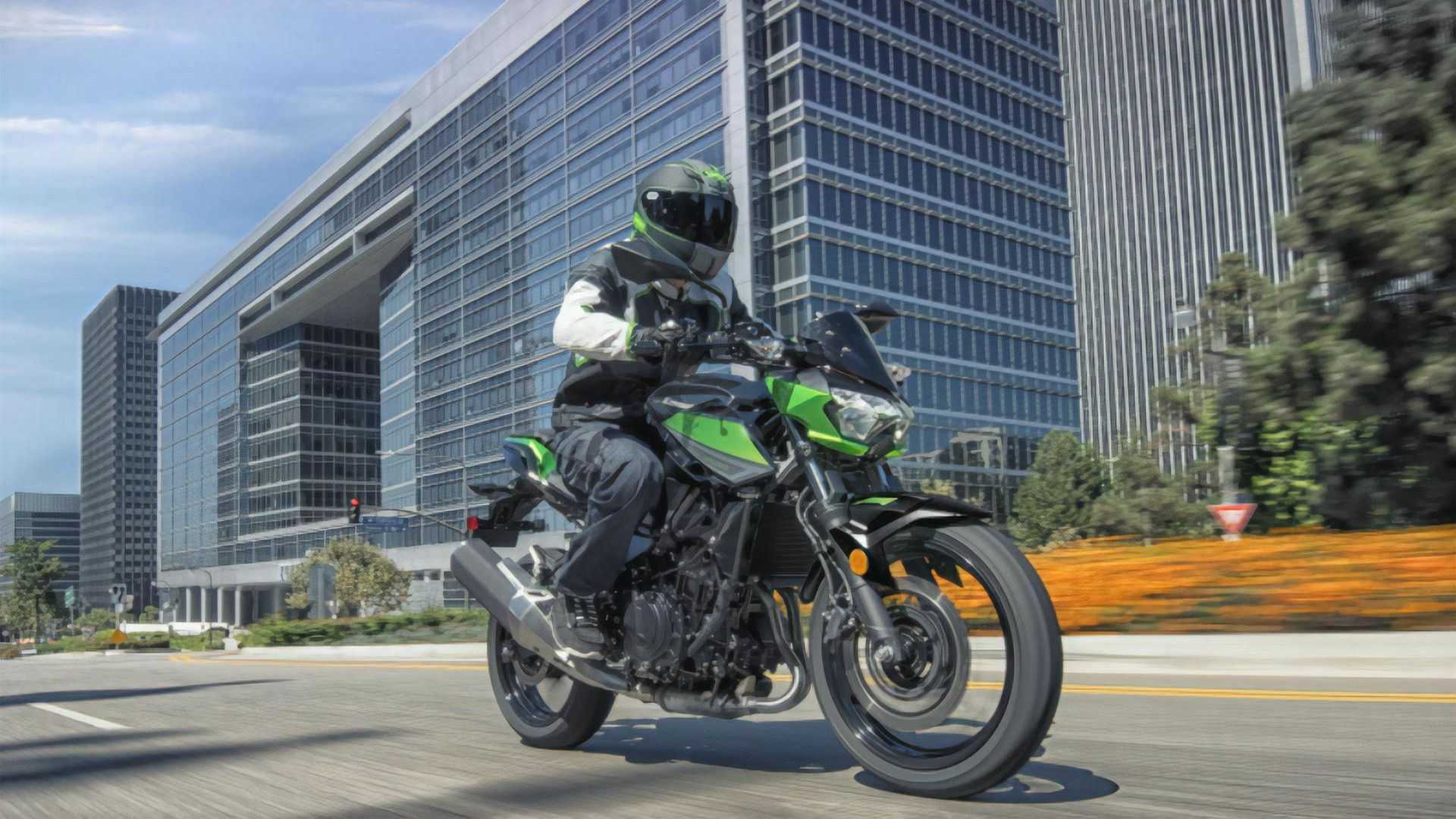 2023-kawasaki-z-400-green