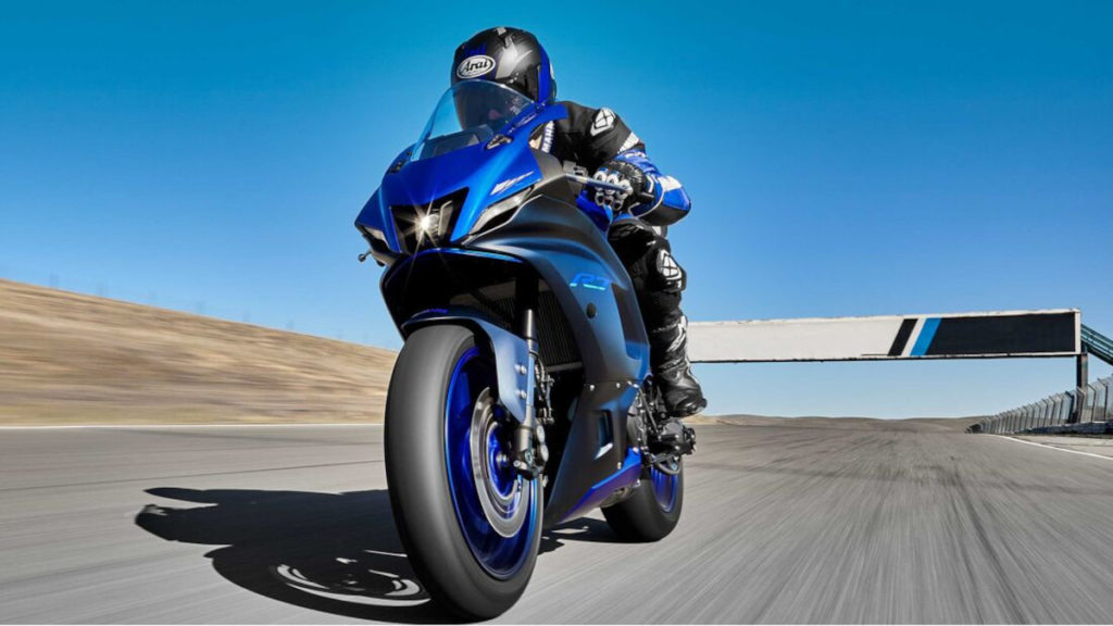 Cover-2021-Yamaha-YZF-R7-2