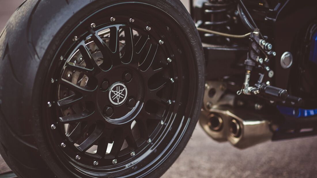 Yamaha-GTS-1000-Cafe-Racer-custom-Aki-Suokas