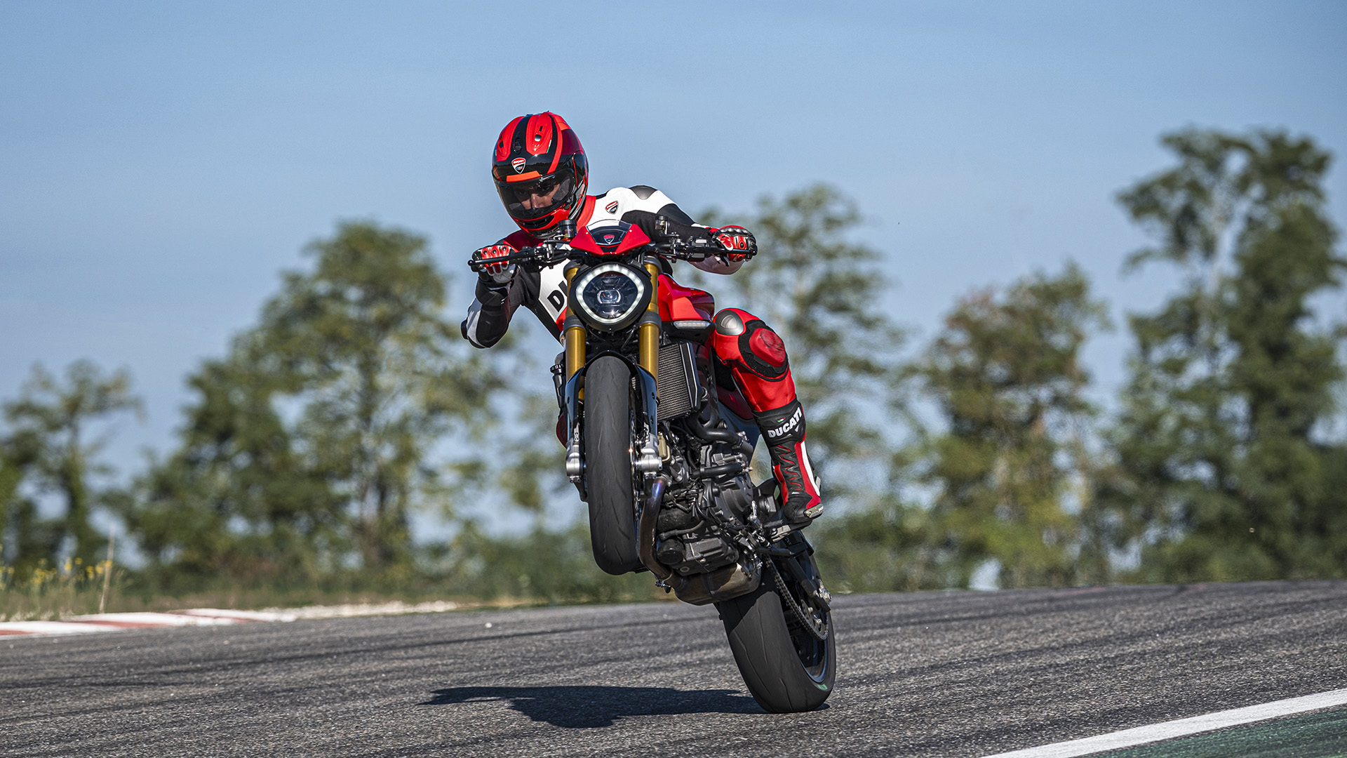 Ducati-Monster-SP-MY23-gallery-06-1920x1080