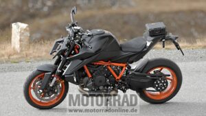 2023-KTM-1290-Super-Duke-R-Spied-in-Alps