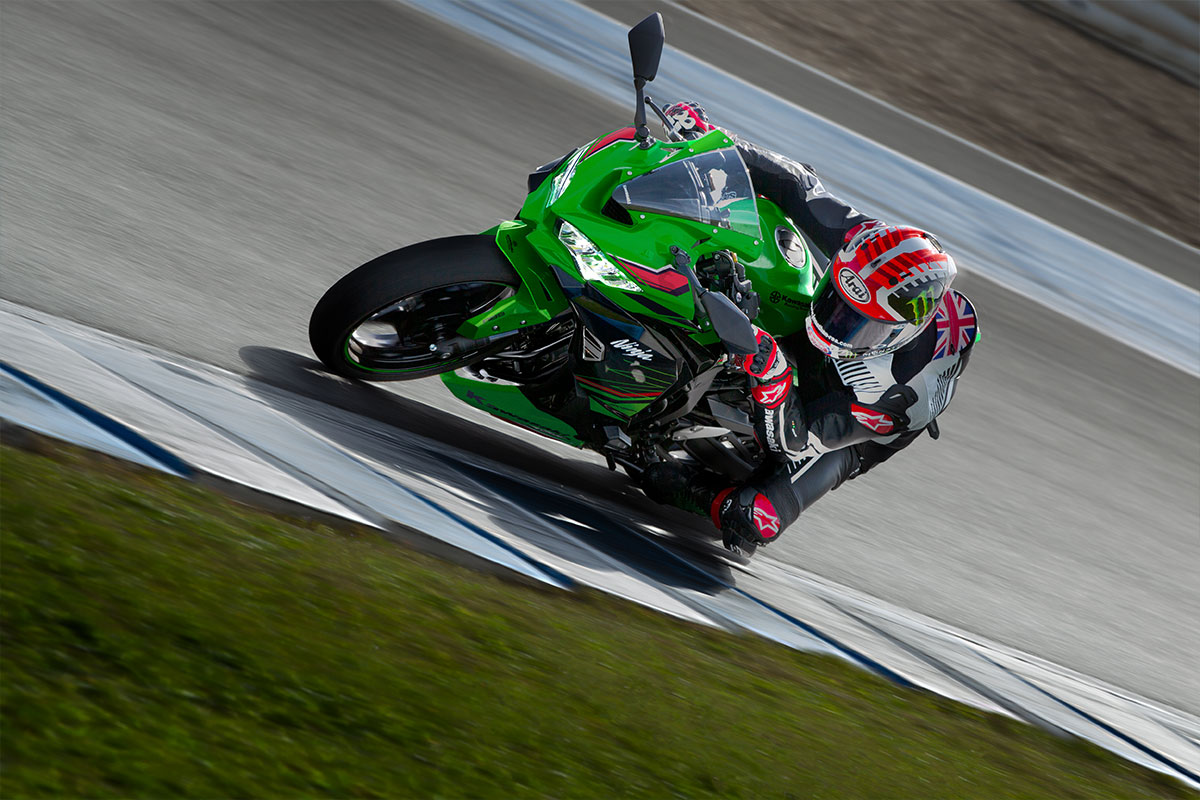 2023-Kawasaki-ZX-25RR-ZX-25R-16