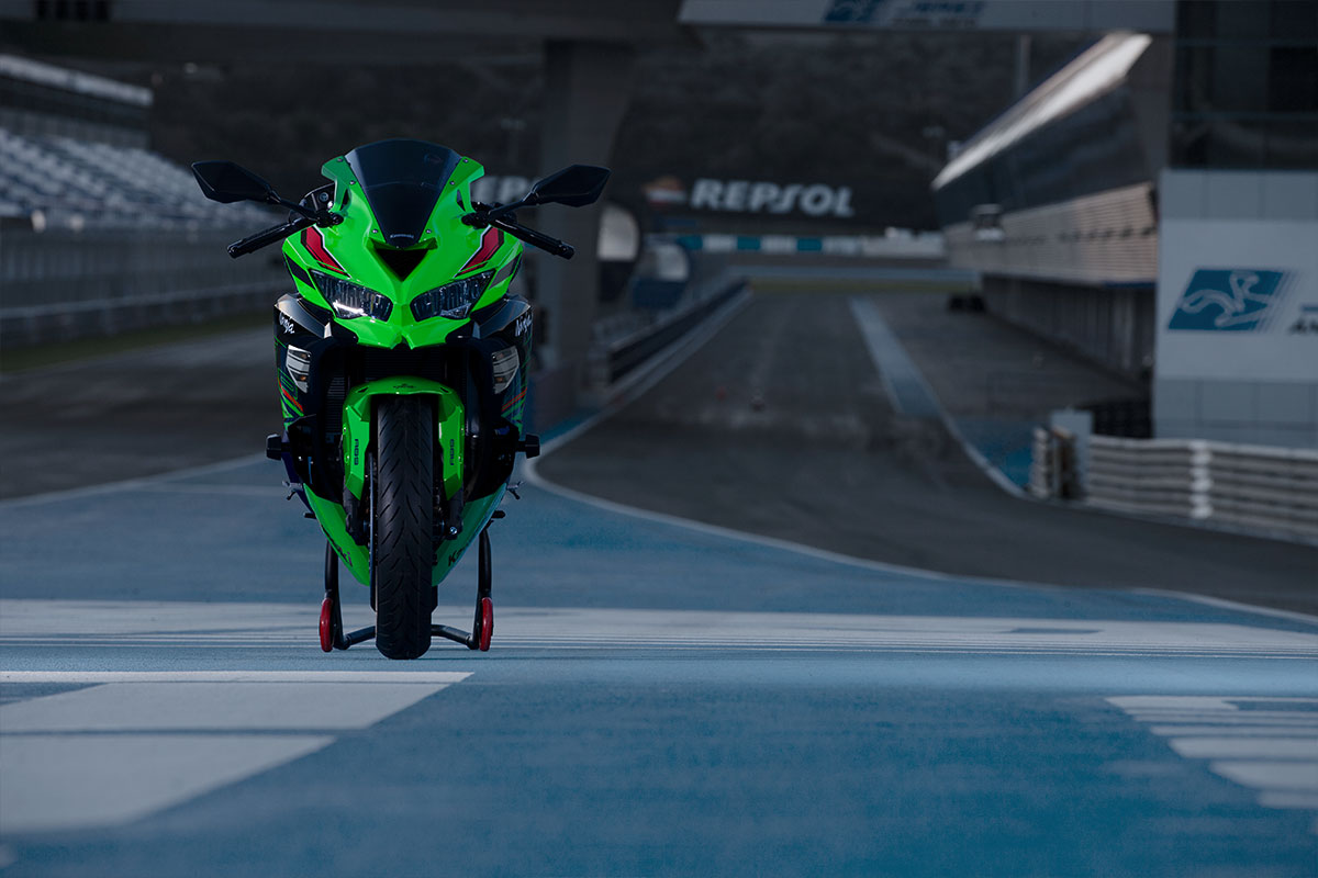 2023-Kawasaki-ZX-25RR-ZX-25R-16