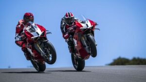 2023-ducati-panigale-v4-r