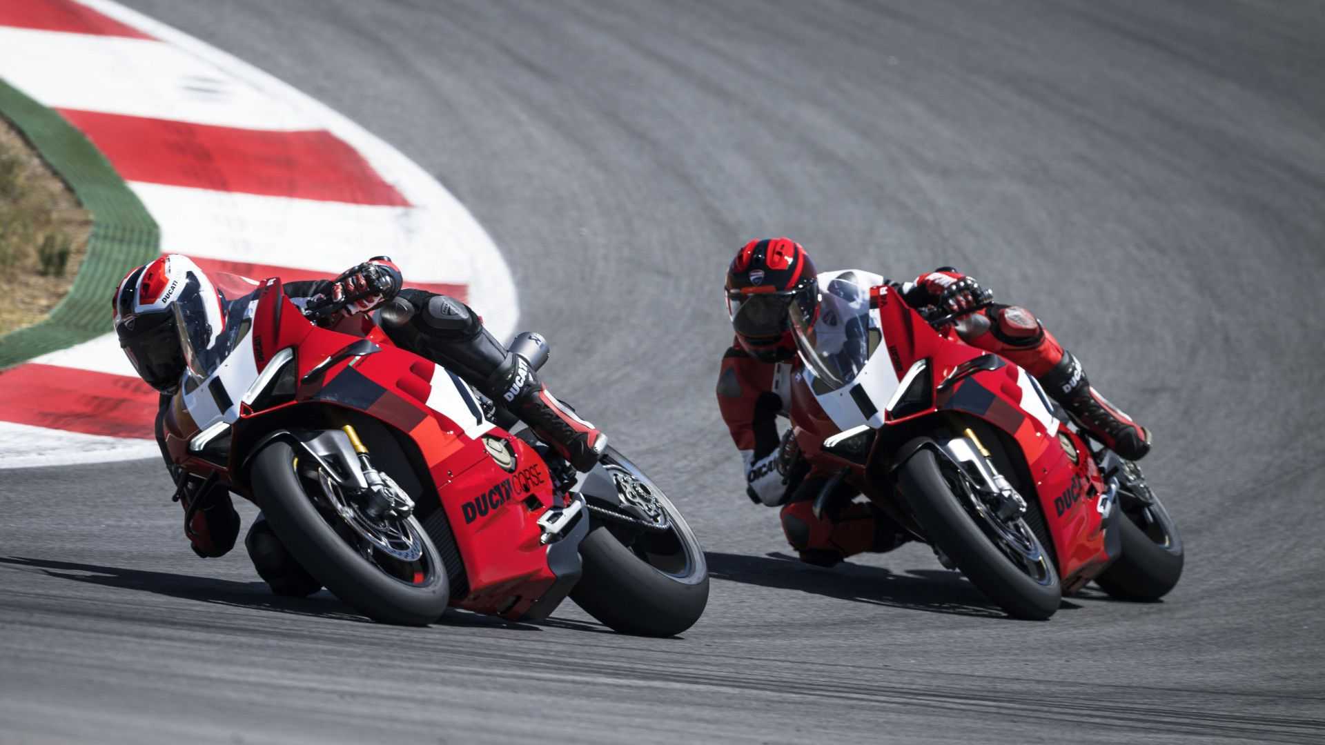 2023-ducati-panigale-v4-r