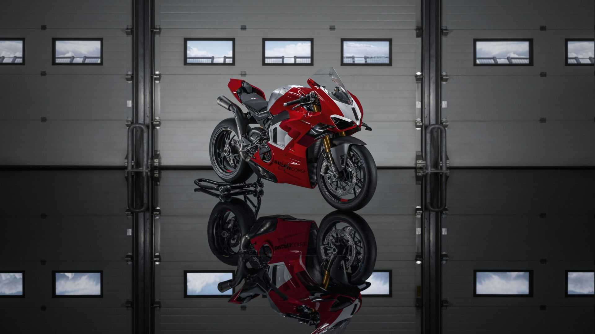 2023-ducati-panigale-v4-r
