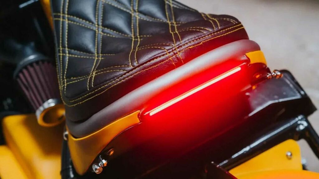 rh-customs-bumblebee-honda-x4-2