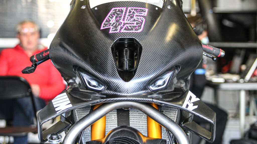 BMW-Motorrad-M1000RR-8