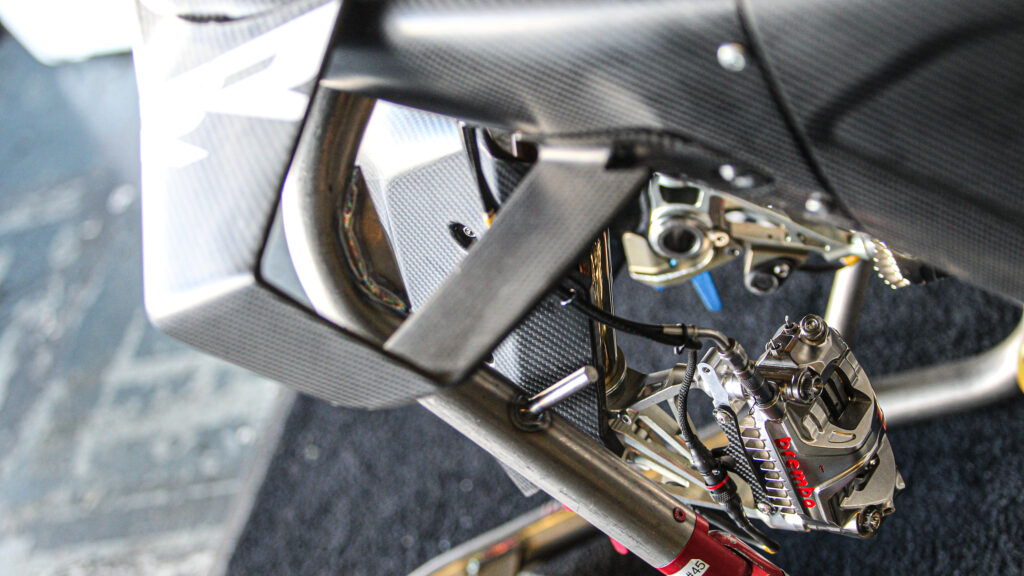 BMW-Motorrad-M1000RR-8