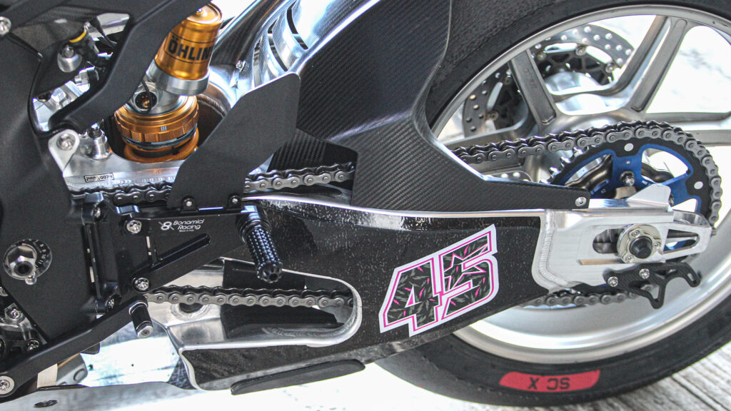 BMW-Motorrad-M1000RR-8