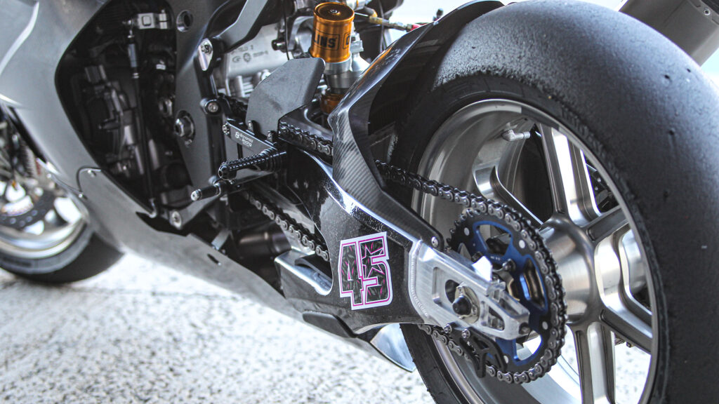 BMW-Motorrad-M1000RR-8