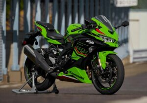 Kawasaki-Ninja-ZX-4RR-8