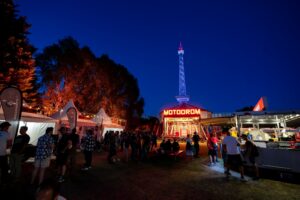 P90495164_highRes_motorsports