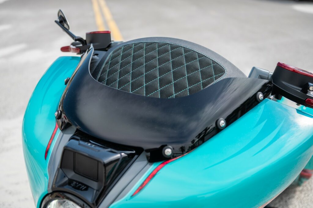 P90497568_lowRes_bmw-motorrad-present