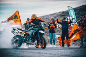 2023 KTM 890 SMT (2)