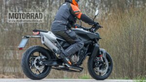 Spied-Husqvarna-Vitpilen-und-Svartpilen-801