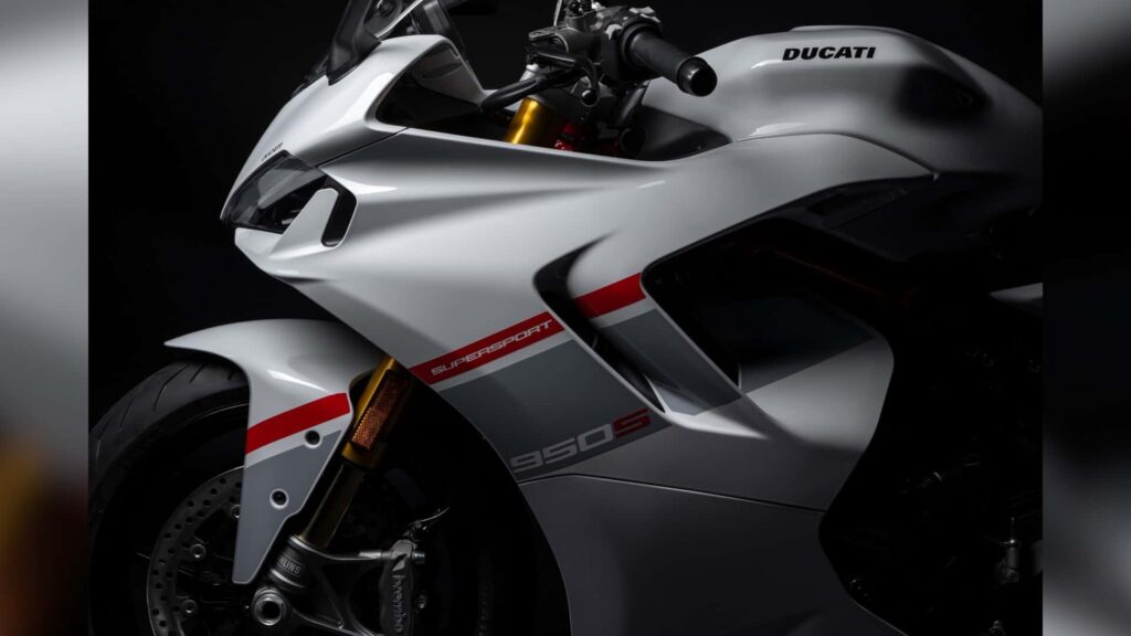 2024-ducati-supersport-950-s-stripe-livery-shade