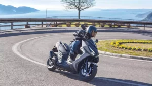 Kymco-KRV200-Scooter-1