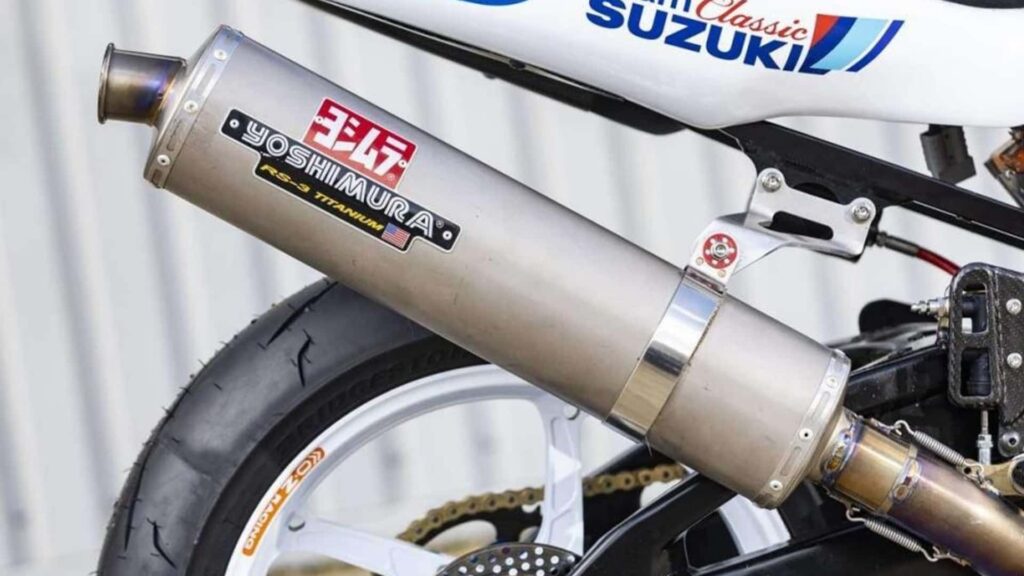 gsx-r1000-k1-team-classic-suzuki-2001-suzuki-6