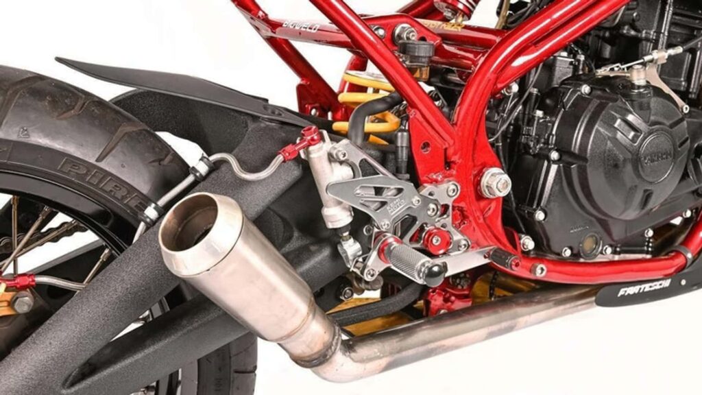 yamaha-rd-r3-by-frateschi-garage-4