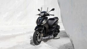 piaggo-s-beverly-and-mp3-scooters-new-deep-black-colour