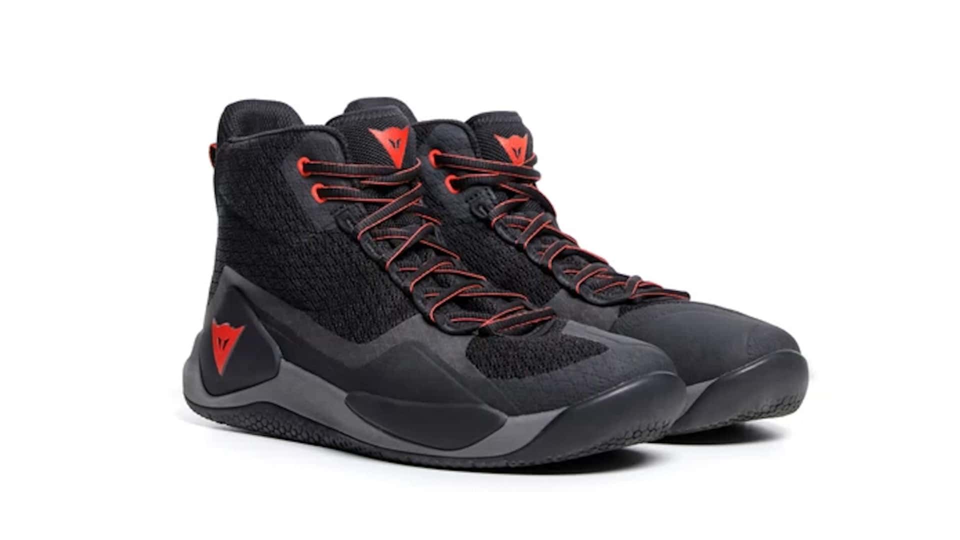 How to Choose the Best Motorcycle Riding Shoes for You? dainese-s-atipica-air-2-riding-shoes