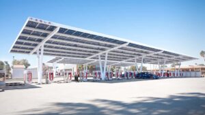 tesla-supercharging-station