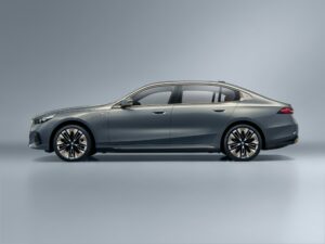 P90517462_lowRes_the-new-bmw-i5-exclu