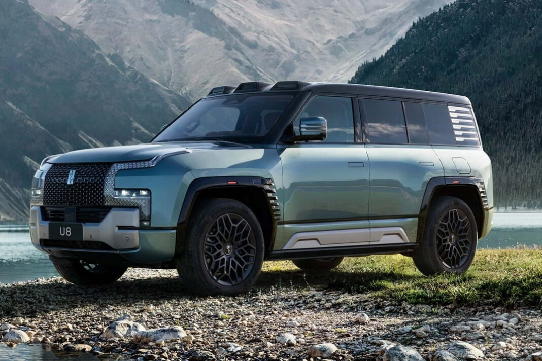 2024-Yangwang-U8-0-Hero