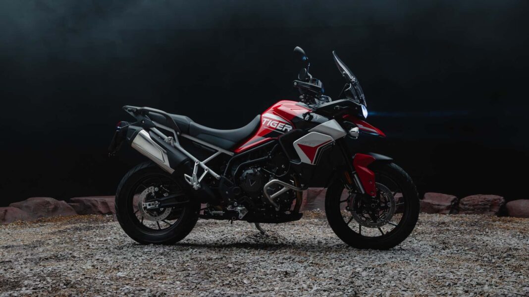 2024-triumph-tiger-900-aragon-left-side-closeup-4