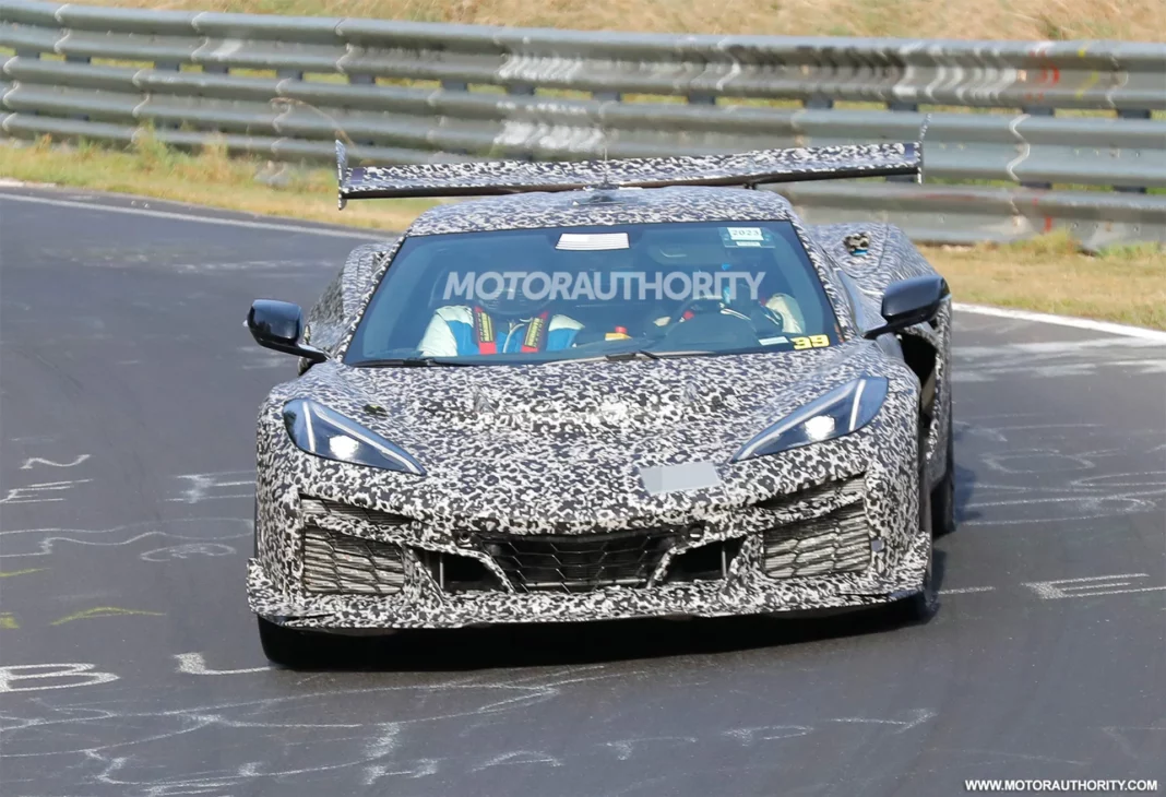 2025-chevrolet-corvette-zr1-spy-shots-photo-credit-baldauf-100901766-h.webp