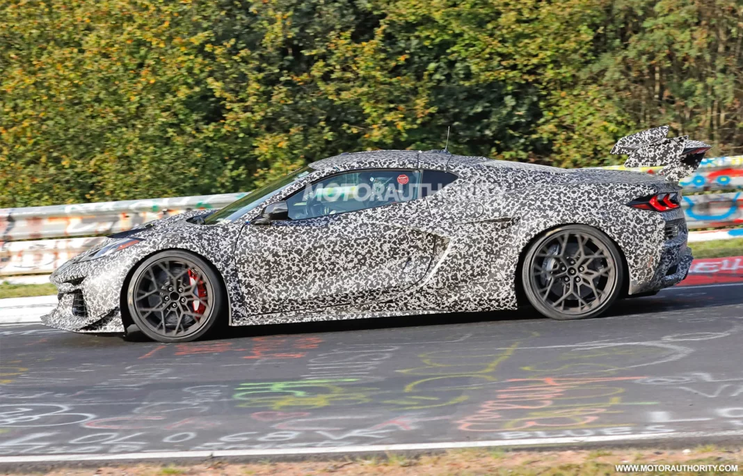 Chevrolet-Corvette-ZR1-2025-Spyshots.webp
