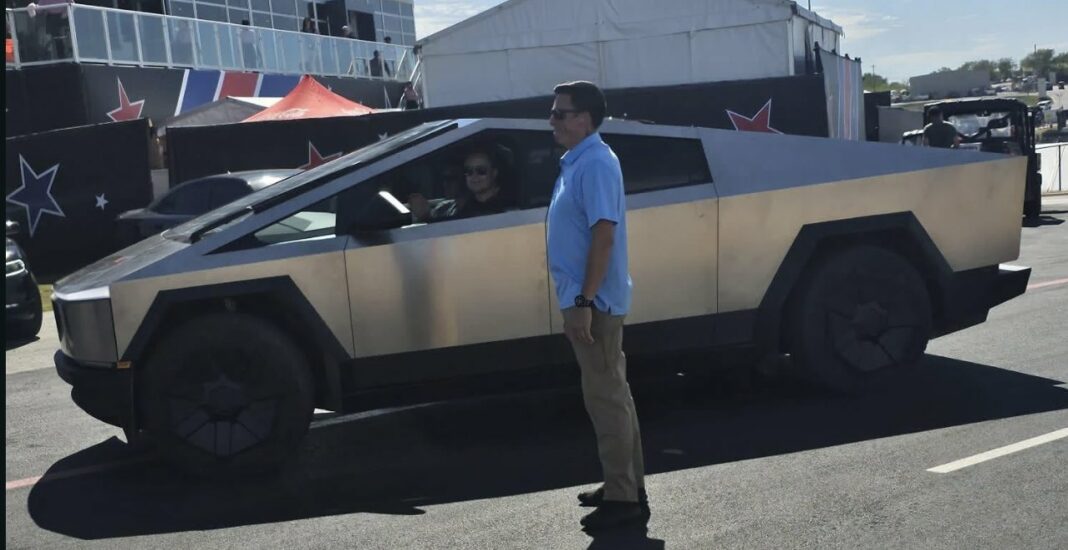 Elon Musk Tesla Cybertruck