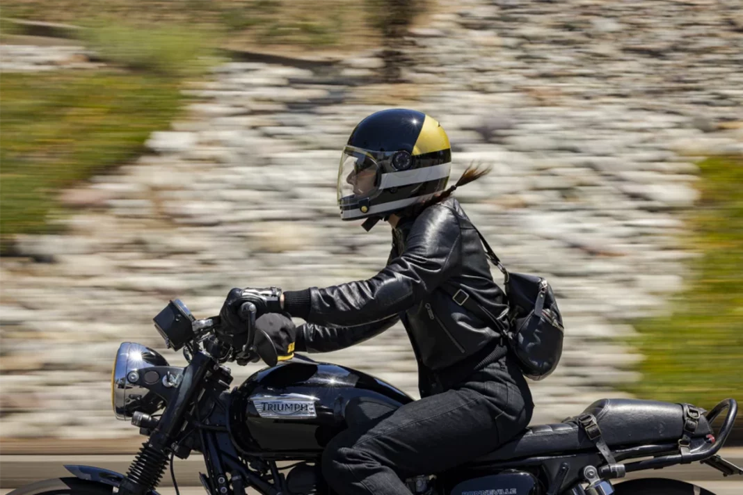 Anya-Violet-Vision-Shaping-the-Future-of-Female-Motorcycle-Apparel-2.