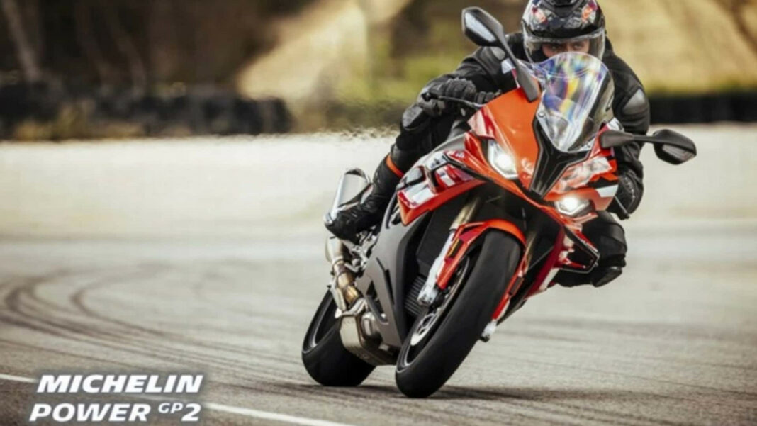 Exploring-the-Michelin-Power-6-A-New-Era-for-Motorcycle-Tires-in-2024-2.jpg