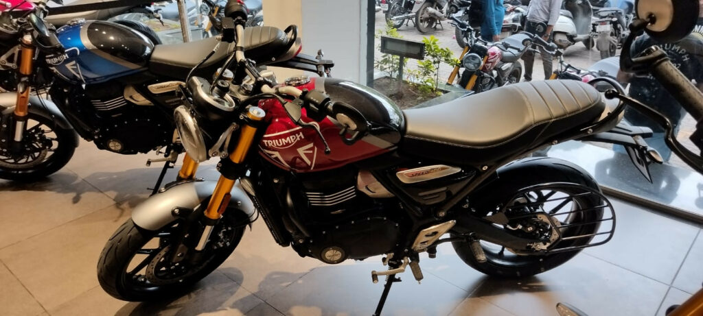 New-Triumph-Speed-400-Unveiling-the-Power-Packed-Two-Wheeler-with-a-Special-Discount.j
