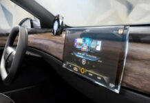 Continental and Swarovski Mobility Revolutionize Car Interiors with the Crystal Centre Display Continental and Swarovski Mobility Revolutionize Car Interiors with the Crystal Centre Display