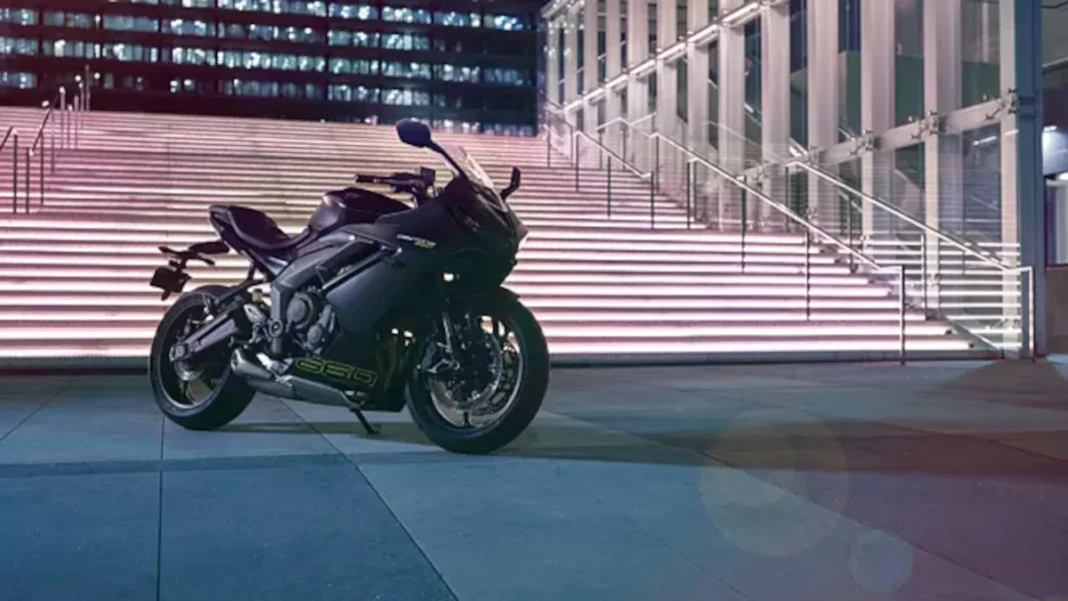 New-Triumph-Daytona-660-A-Comprehensive-Overview-Cov