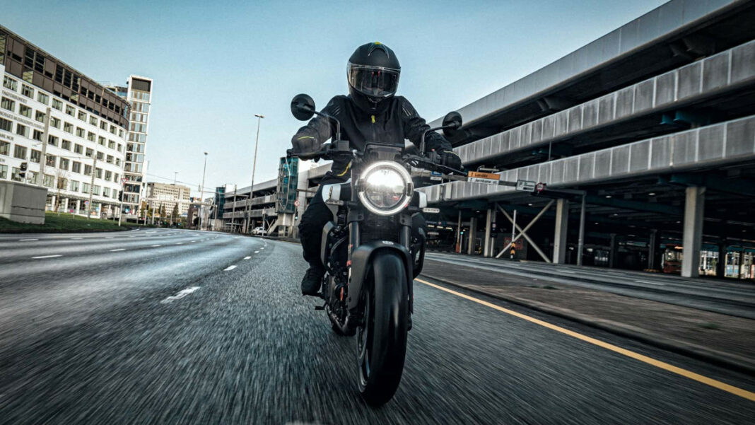Unveiling-the-2024-Husqvarna-Naked-Bikes-A-Comprehensive-Overview-3.jpg