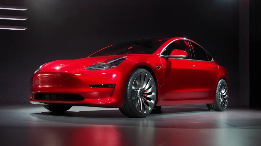 Unveiling-the-New-Tesla-Model-3-A-New-Era-in-Electric-Vehicle-Excellence.webp