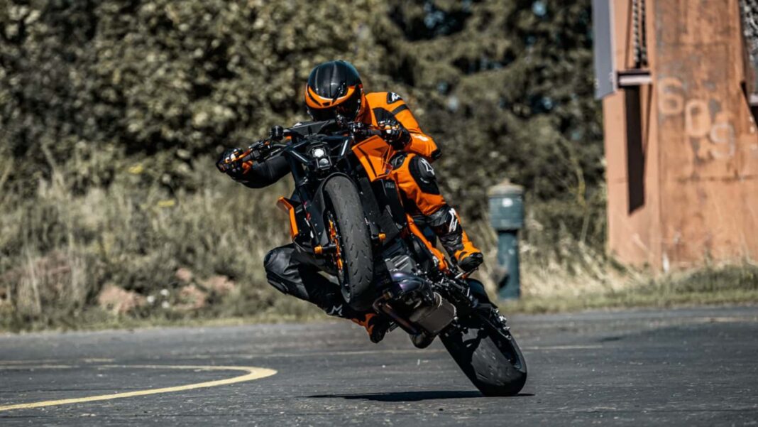 Power Meets Precision Inside the New 2024 KTM 1390 Super Duke R Evo's Technological Mastery-