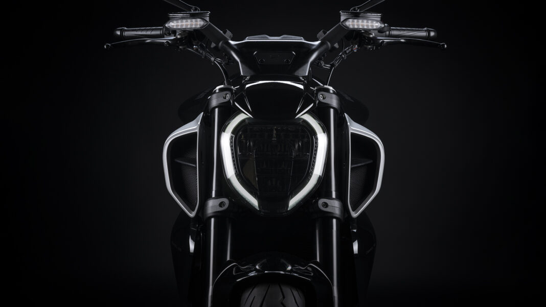 Ducati-Diavel-V4-A-New-Breed-of-Cruiser-11.jpg