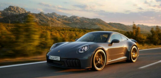 Porsche Unveils Facelifted 911 Carrera and GTS What's New-2.jpeg